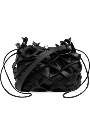 Issey Miyake Bolso de hombro con tiras cruzadas