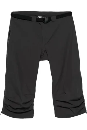 GR10K Bermudas con cinturón