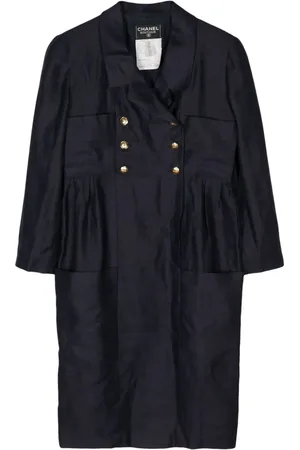 CHANEL Abrigo con doble botonadura y logo CC 1990
