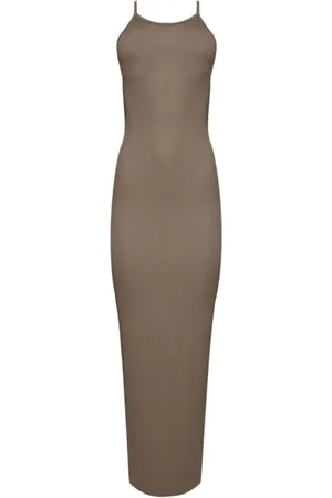 ÉTERNE Vestido largo ajustado