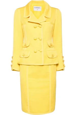 CHANEL Traje de falda con doble botonadura 2000
