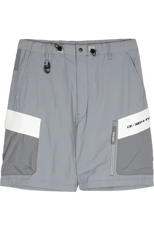 Izzue Bermudas cargo con diseño colour block