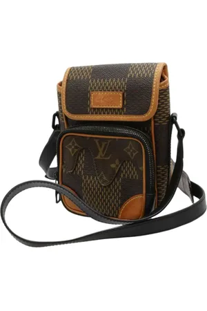 LOUIS VUITTON Bandolera Amazone Messenger nano de Louis Vuitton x Nigo 2020