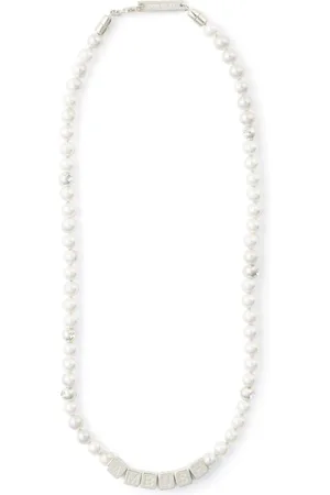 AMBUSH Collar Letterblock con perlas artificiales