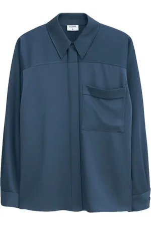 Filippa K Blusa Shiny con bolsillo de parche