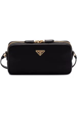 Prada Bandolera con logo triangular esmaltado