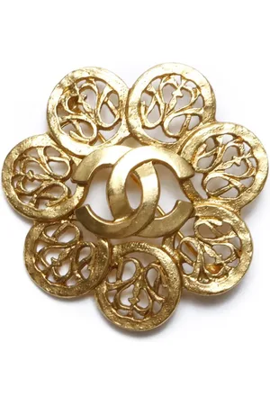 CHANEL Broche con logo CC 1995