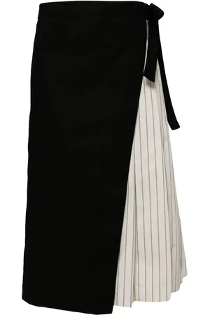 3.1 Phillip Lim Falda con diseño cruzado