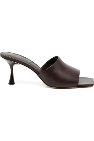 Studio Amelia Mules con tacón de 70 mm