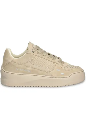 Filling pieces Zapatillas con detalle de perforaciones