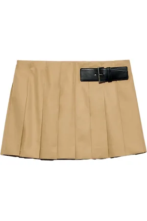 Prada Falda corta con hebilla