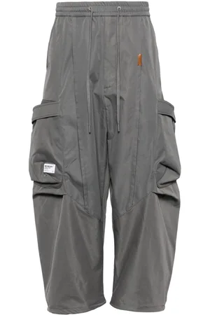 Musium Div. Pantalones cargo con parche del logo