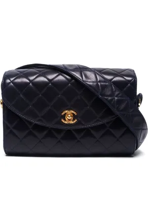 CHANEL Bolso de hombro acolchado con logo CC 1991-1994