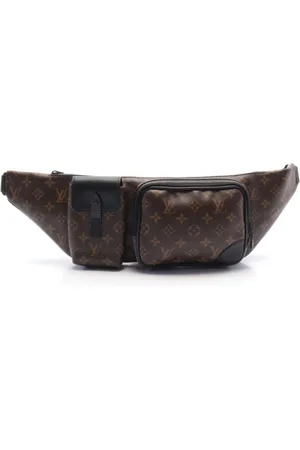 LOUIS VUITTON Riñonera Christopher 2021
