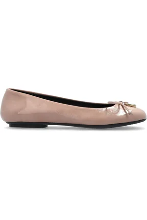 Furla Bailarinas con placa del logo