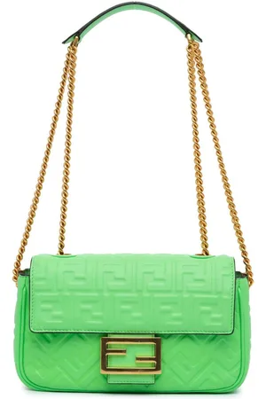 Fendi Bolso de hombro Baguette Midi con cadena y relieve Zucca 2023