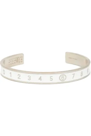 Maison Margiela Brazalete con logo esmaltado