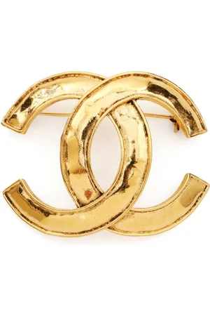 CHANEL Broche con logo CC 1994