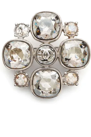 CHANEL Broche con logo CC de strass 2009