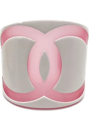 CHANEL Brazalete oversize con logo CC 2001