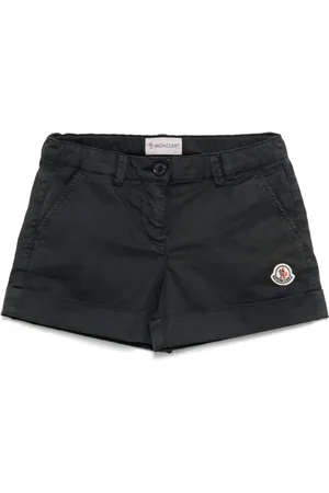 Moncler Bermudas con parche del logo