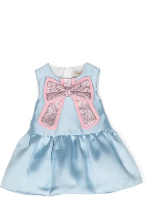 HUCKLEBONES LONDON Set con vestido y aplique del lazo