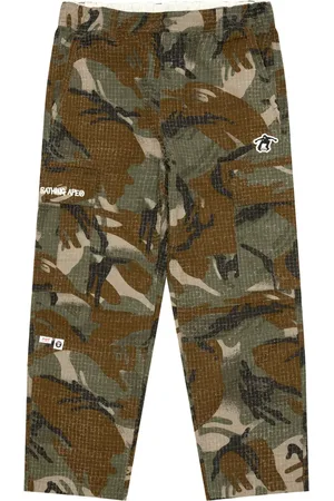 A Bathing Ape Pantalones con motivo militar