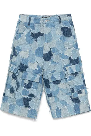 Who Decides War Bermudas cargo Boro vaqueras