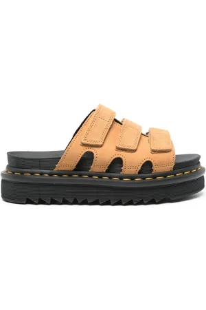 Dr. Martens Sandalias con tacón de 50 mm