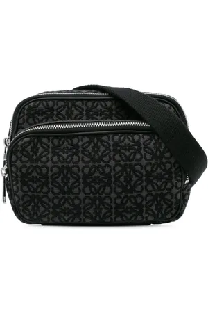 Loewe Bandolera Camera Bag mini de lona con anagrama 2021