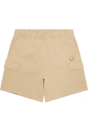 A Bathing Ape Bermudas cargo con detalle de logo