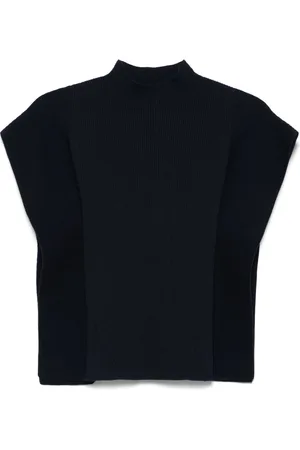 CFCL Top Portrait Crease