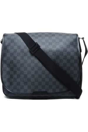 LOUIS VUITTON Bolso de hombro District PM 2012