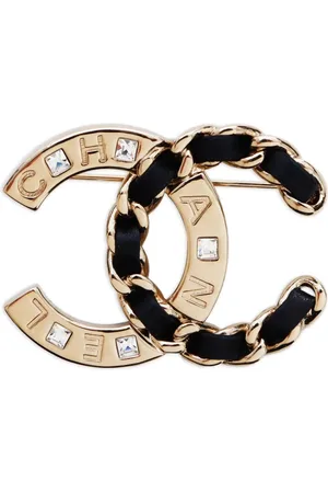 CHANEL Broche de cadena con logo CC 2019