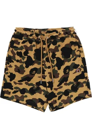 A Bathing Ape Bermudas con motivo militar
