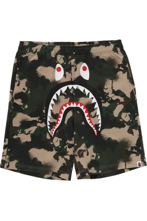 A Bathing Ape Bermudas con motivo militar