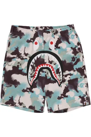 A Bathing Ape Bermudas con motivo militar