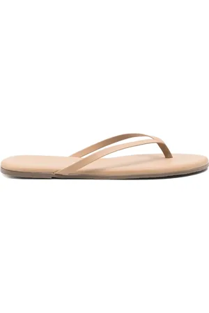 Tkees Chanclas Foundations