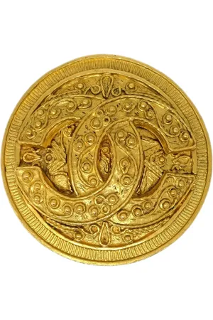 CHANEL Broche con medallón CC 1994