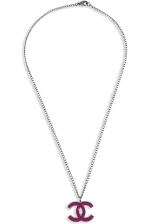 CHANEL Collar con colgante Interlocking CC 2004
