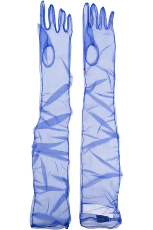 Ioana Ciolacu Guantes con acabado transparente