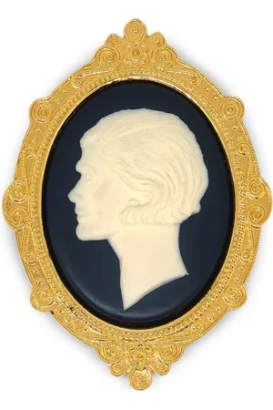CHANEL Broche con motivo de camafeo 1990-2000