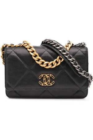CHANEL Bolso satchel 19 acolchado de piel de borrego 2019
