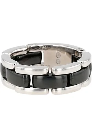 CHANEL Anillo Ultra mediano en oro blanco y cerámica