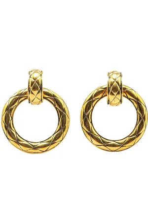 CHANEL Pendientes de clip acolchados bañados en oro 1970-1980