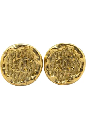 CHANEL Pendientes de clip redondos con logo CC bañados en oro 1995