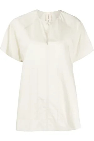 Lee Mathews Blusa con abertura en el cuello