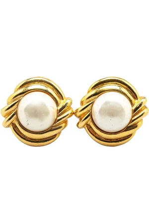 CHANEL Pendientes de clip bañados en oro con perla artificial 1970-1980