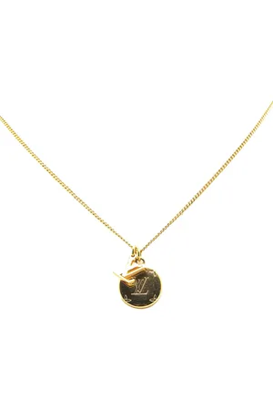 LOUIS VUITTON Collar bañado en oro con charm del monograma 2023