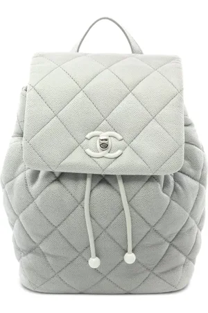 CHANEL Mochila con acolchado de rombos 2021